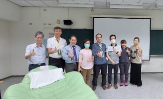 於國際輔助醫學高峰會／跨領域智慧醫學應用學術論壇，與台灣輔助醫學醫學會合辦元宇宙亞健康照護工作坊，並於聲光電磁論壇擔任座長，主講量子醫學於再生醫學之應用